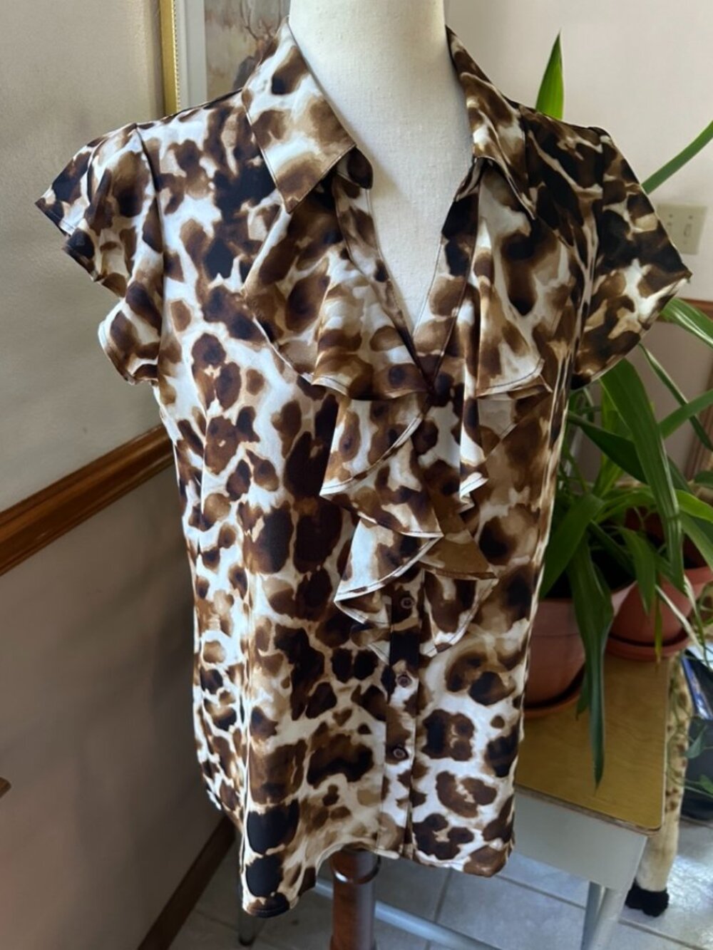 Calvin Klein Short Sleeve Ruffled Blouse, M, Like New